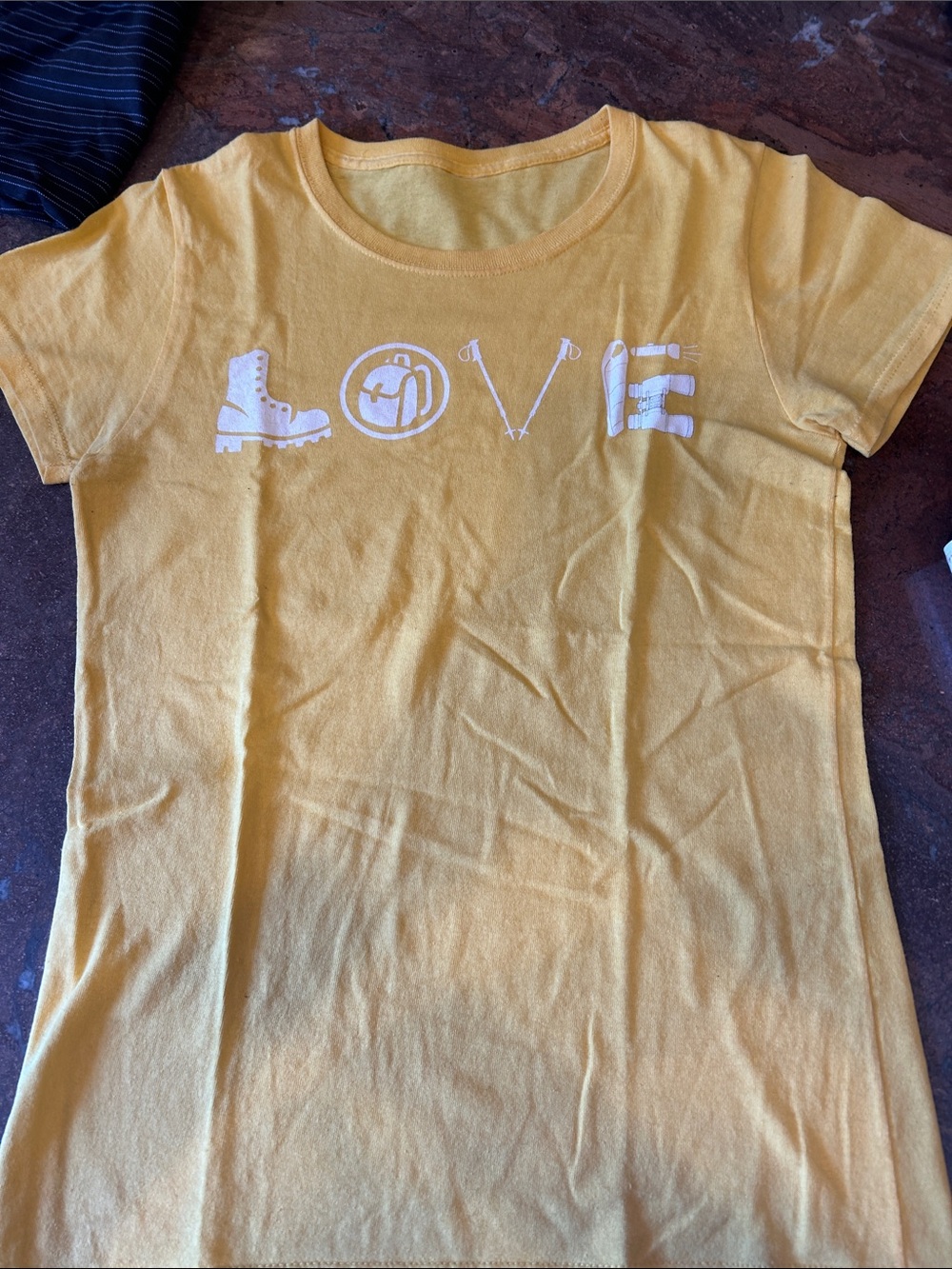 Women’s ' Yellow Short Sleeve Graphic 'LOVE' Tee